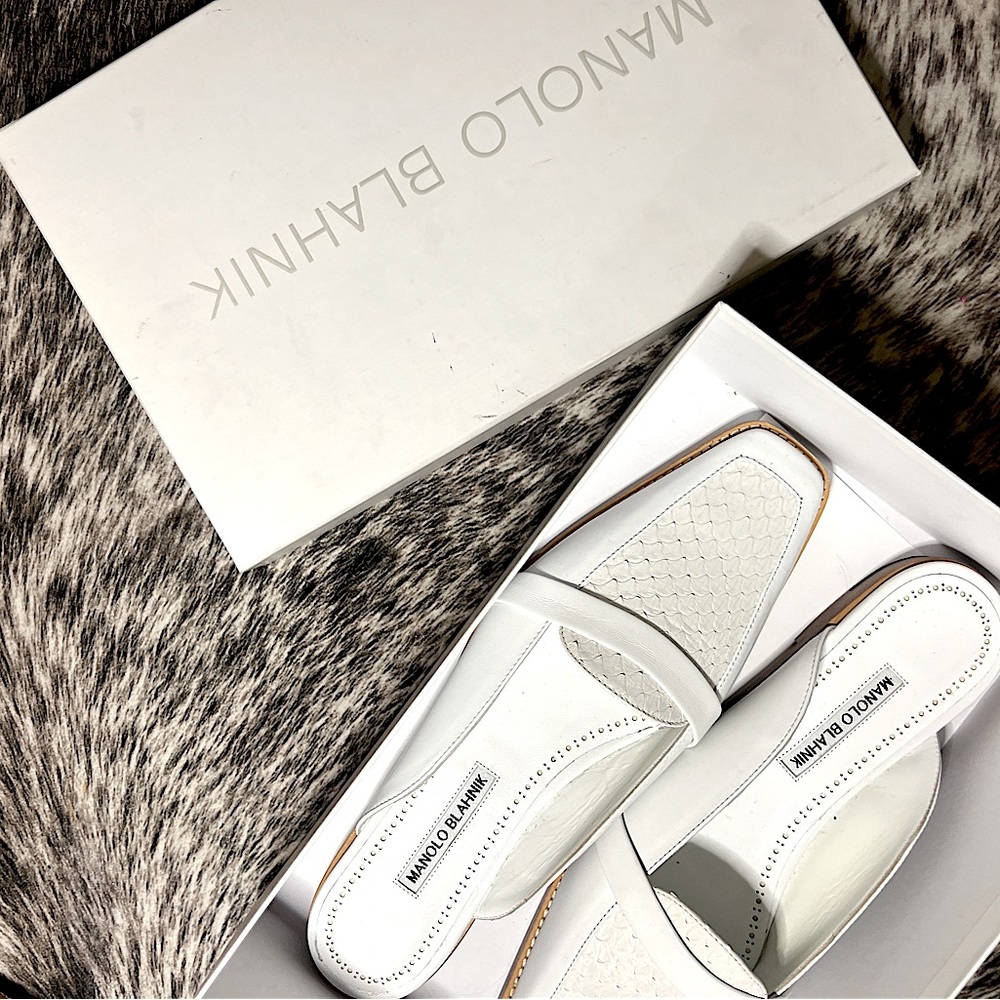Rare Manolo Blahnik white snake Mules! NEW